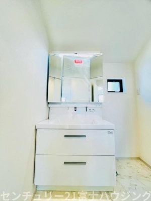 �_�ސ쌧����s�H��5���ڂ̐V�z��ˌ��Ă̐��ʑ�E���ʏ�