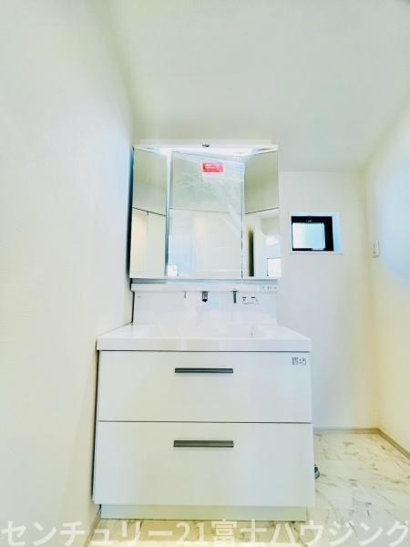 �_�ސ쌧����s�H��5���ڂ̐V�z��ˌ��Ă̐��ʑ�E���ʏ�