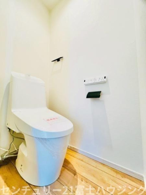 �_�ސ쌧����s�H��5���ڂ̐V�z��ˌ��Ẵg�C��