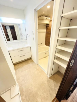 �_�ސ쌧������s���a�c2���ڂ̒��Ã}���V�����̐��ʑ�E���ʏ�