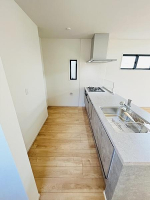 �_�ސ쌧������s��̐V�z��ˌ��ẴL�b�`��