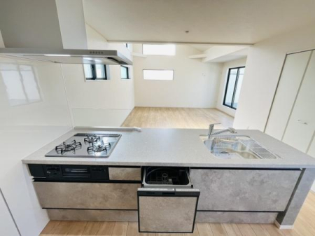 �_�ސ쌧������s��̐V�z��ˌ��ẴL�b�`��