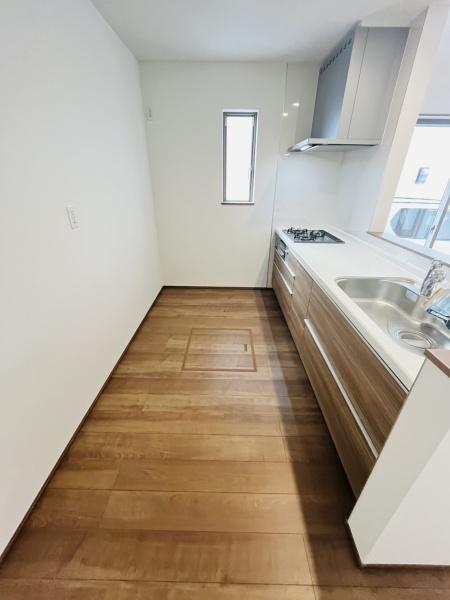 �_�ސ쌧������s�~��1���ڂ̐V�z��ˌ��ẴL�b�`��