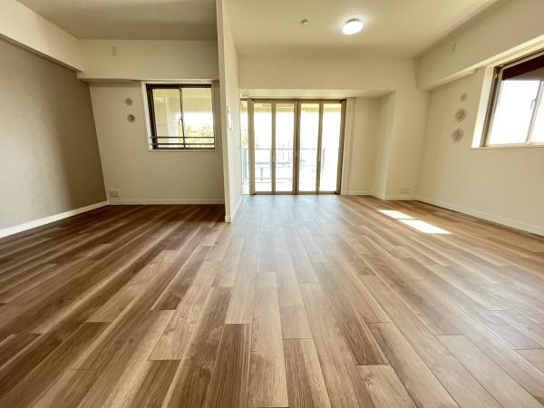 �_�ސ쌧������s������̒��Ã}���V�����̃��r���O