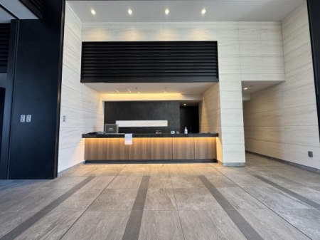 �_�ސ쌧������s�ԏ����̒��Ã}���V�����̃G���g�����X