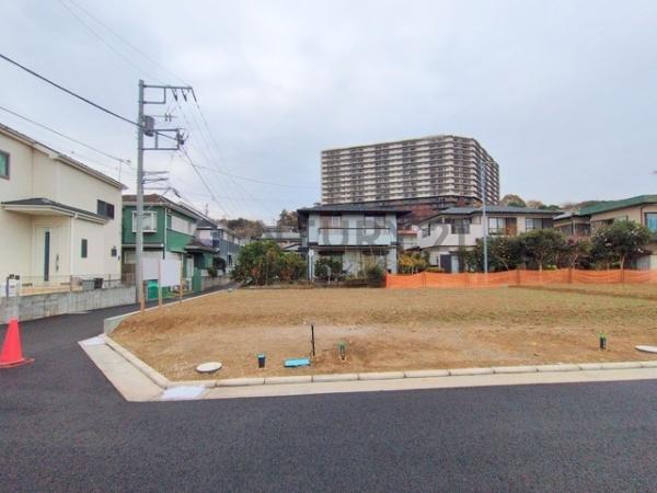 �_�ސ쌧������s�Ï��̓y�n�̑O�ʓ��H�܂ތ��n�ʐ^