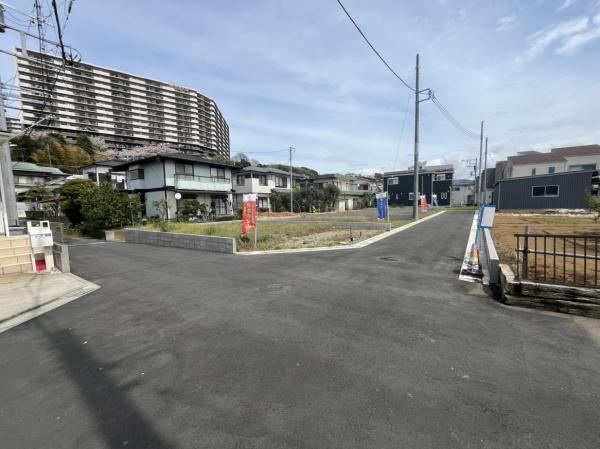 �_�ސ쌧������s�Ï��̓y�n�̑O�ʓ��H�܂ތ��n�ʐ^