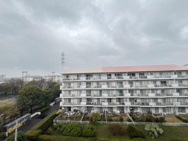 �_�ސ쌧������s�~��1���ڂ̒��Ã}���V�����̏Z�˂���̒��]�ʐ^