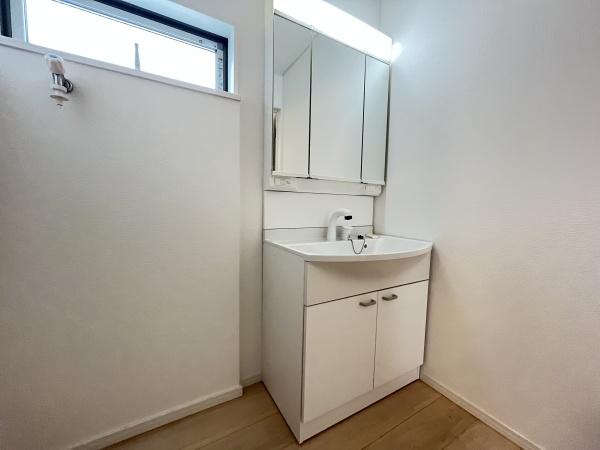 �_�ސ쌧������s����2���ڂ̒��È�ˌ��Ă̐��ʑ�E���ʏ�