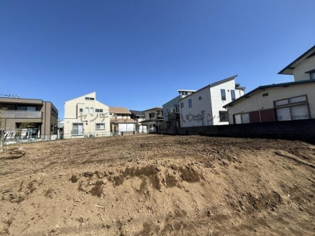 �_�ސ쌧������s�����u2���ڂ̐V�z��ˌ��Ă̑O�ʓ��H�܂ތ��n�ʐ^