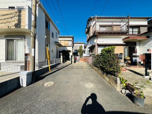 �_�ސ쌧��a�s���ߊ�7���ڂ̐V�z��ˌ��Ă̑O�ʓ��H�܂ތ��n�ʐ^