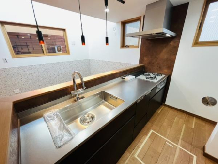 �_�ސ쌧������s�l�|3���ڂ̐V�z��ˌ��ẴL�b�`��