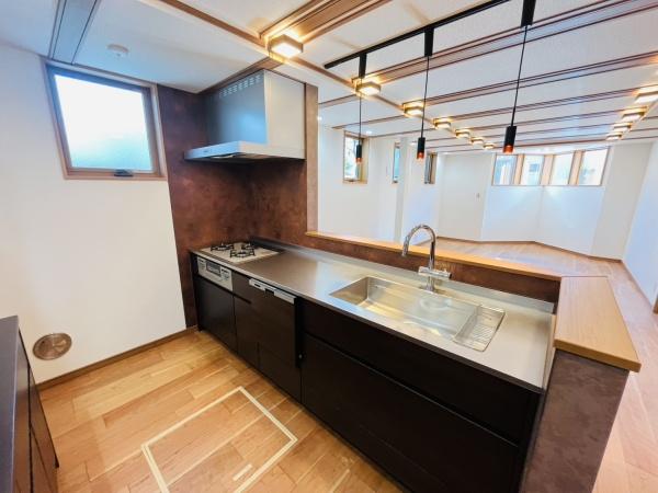 �_�ސ쌧������s�l�|3���ڂ̐V�z��ˌ��ẴL�b�`��