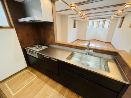 �_�ސ쌧������s�l�|3���ڂ̐V�z��ˌ��ẴL�b�`��