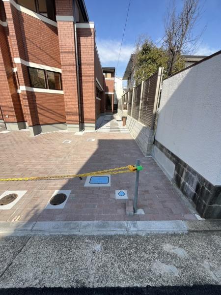 �_�ސ쌧������s�l�|3���ڂ̐V�z��ˌ��Ă̒��ԏ�