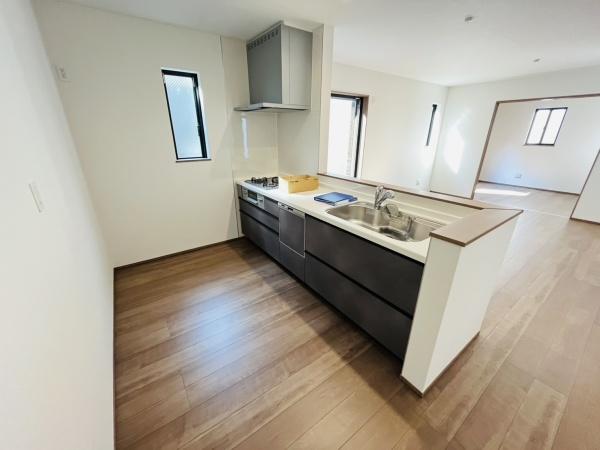 �_�ސ쌧������s����4���ڂ̐V�z��ˌ��ẴL�b�`��