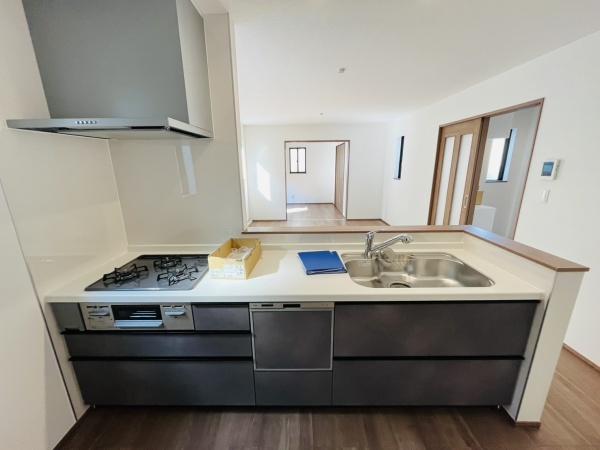 �_�ސ쌧������s����4���ڂ̐V�z��ˌ��ẴL�b�`��