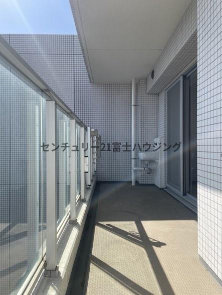 �_�ސ쌧����s����������3���ڂ̒��Ã}���V�����̃o���R�j�[