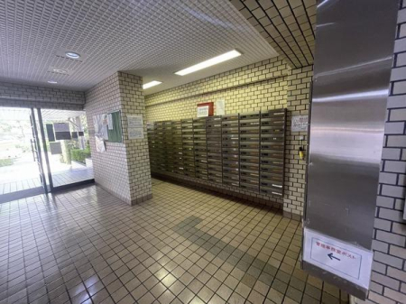 �_�ސ쌧����s����1���ڂ̒��Ã}���V�����̃G���g�����X