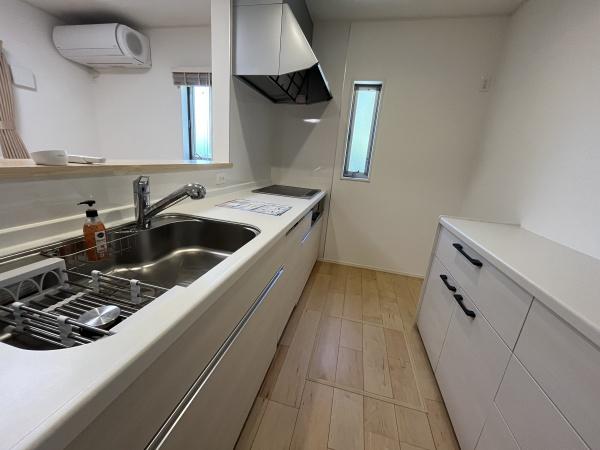 �_�ސ쌧������s����2���ڂ̒��È�ˌ��ẴL�b�`��