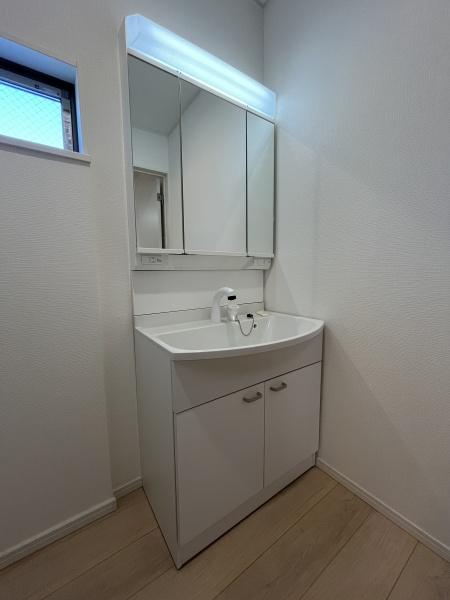 �_�ސ쌧������s����2���ڂ̒��È�ˌ��Ă̐��ʑ�E���ʏ�