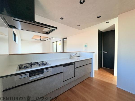 �_�ސ쌧����s����̐V�z��ˌ��ẴL�b�`��