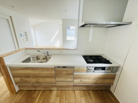 �_�ސ쌧������s���C�ݓ�4���ڂ̐V�z��ˌ��ẴL�b�`��