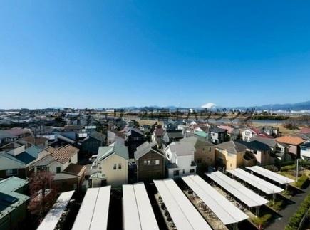 �_�ސ쌧������s�����̒��Ã}���V�����̏Z�˂���̒��]�ʐ^