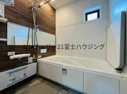 �_�ސ쌧����s�А�1���ڂ̐V�z��ˌ��Ă̗���