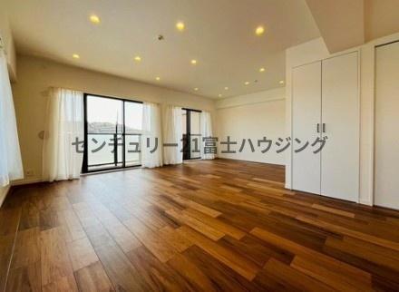 �_�ސ쌧���q�s�J�c3���ڂ̒��Ã}���V�����̃��r���O