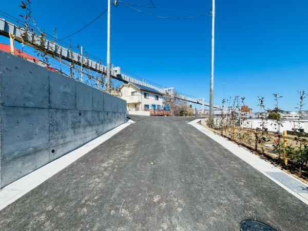 �_�ސ쌧���q�s�J�c2���ڂ̓y�n�̑O�ʓ��H�܂ތ��n�ʐ^