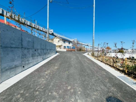 �_�ސ쌧���q�s�J�c2���ڂ̓y�n�̑O�ʓ��H�܂ތ��n�ʐ^