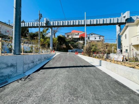 �_�ސ쌧���q�s�J�c2���ڂ̓y�n�̑O�ʓ��H�܂ތ��n�ʐ^