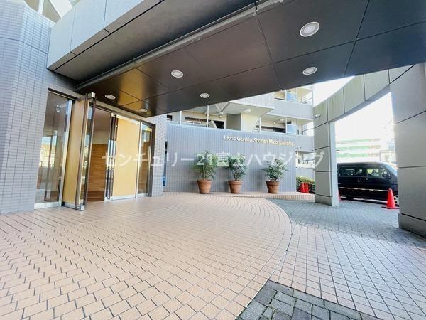 �_�ސ쌧������s�΂��l�̒��Ã}���V�����̃G���g�����X