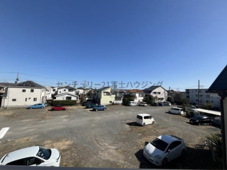 �_�ސ쌧������s�����u2���ڂ̐V�z��ˌ��Ă̏Z�˂���̒��]�ʐ^