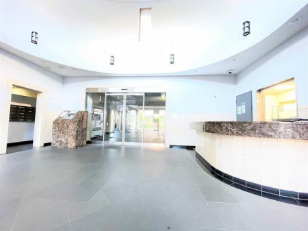 �_�ސ쌧����s����̒��Ã}���V�����̃G���g�����X