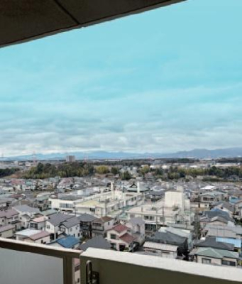 �_�ސ쌧����s����̒��Ã}���V�����̏Z�˂���̒��]�ʐ^