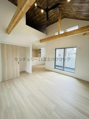 �_�ސ쌧������s���a�c1���ڂ̐V�z��ˌ��Ẵ��r���O