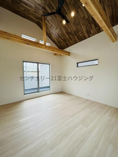 �_�ސ쌧������s���a�c1���ڂ̐V�z��ˌ��Ẵ��r���O