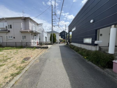 �_�ސ쌧����s�H��2���ڂ̓y�n�̑O�ʓ��H�܂ތ��n�ʐ^