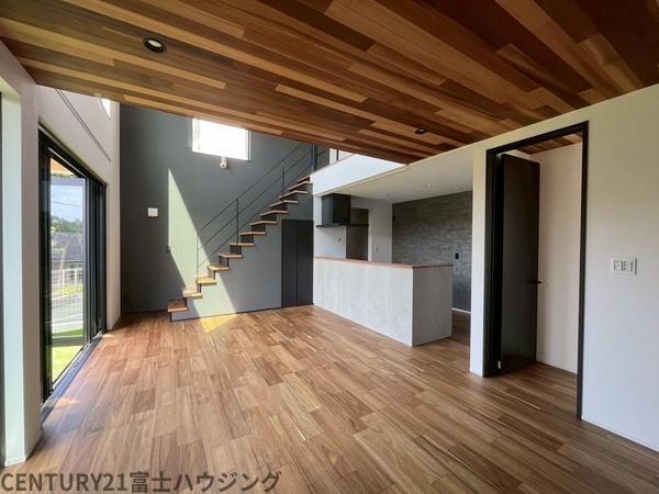 �_�ސ쌧����s�А��R1���ڂ̐V�z��ˌ��Ẵ��r���O