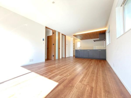 �_�ސ쌧������s�����u1���ڂ̐V�z��ˌ��Ẵ��r���O