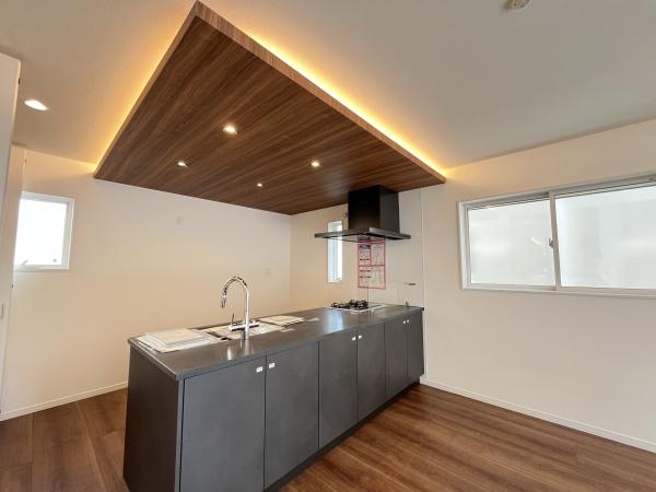 �_�ސ쌧������s�����u1���ڂ̐V�z��ˌ��ẴL�b�`��