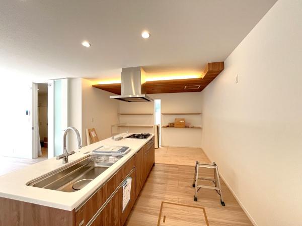 �_�ސ쌧������s�����u1���ڂ̐V�z��ˌ��ẴL�b�`��