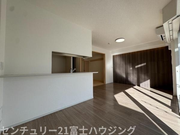 �_�ސ쌧������s�ԏ����̒��Ã}���V�����̃��r���O