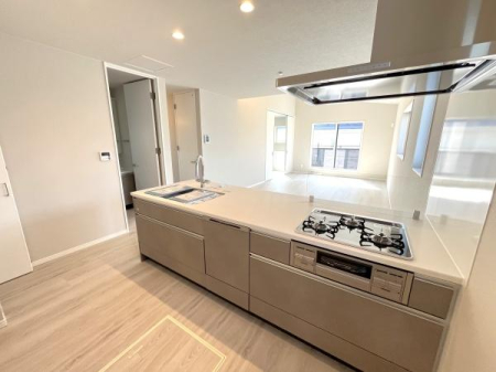 �_�ސ쌧������s�����u1���ڂ̐V�z��ˌ��ẴL�b�`��