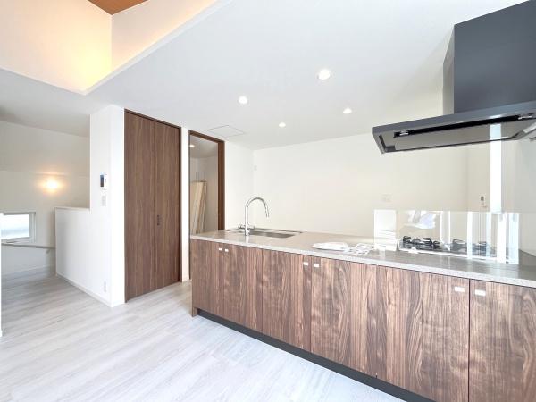 �_�ސ쌧������s�����u1���ڂ̐V�z��ˌ��ẴL�b�`��