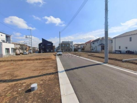 �_�ސ쌧����s���q�̓y�n�̑O�ʓ��H�܂ތ��n�ʐ^