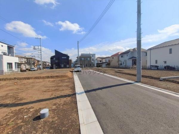 �_�ސ쌧����s���q�̓y�n�̑O�ʓ��H�܂ތ��n�ʐ^