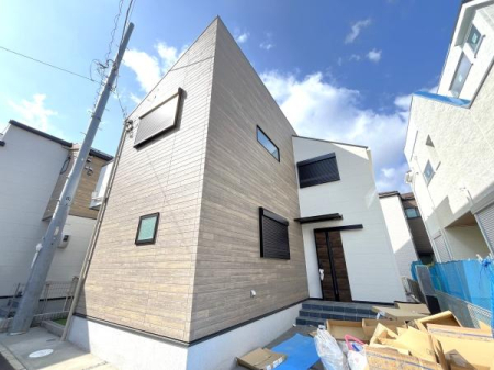 �_�ސ쌧������s�����u1���ڂ̐V�z��ˌ��Ă̌��n�O�ώʐ^